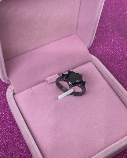 Luxury Black Gemstone Heart Engagement & Wedding Ring