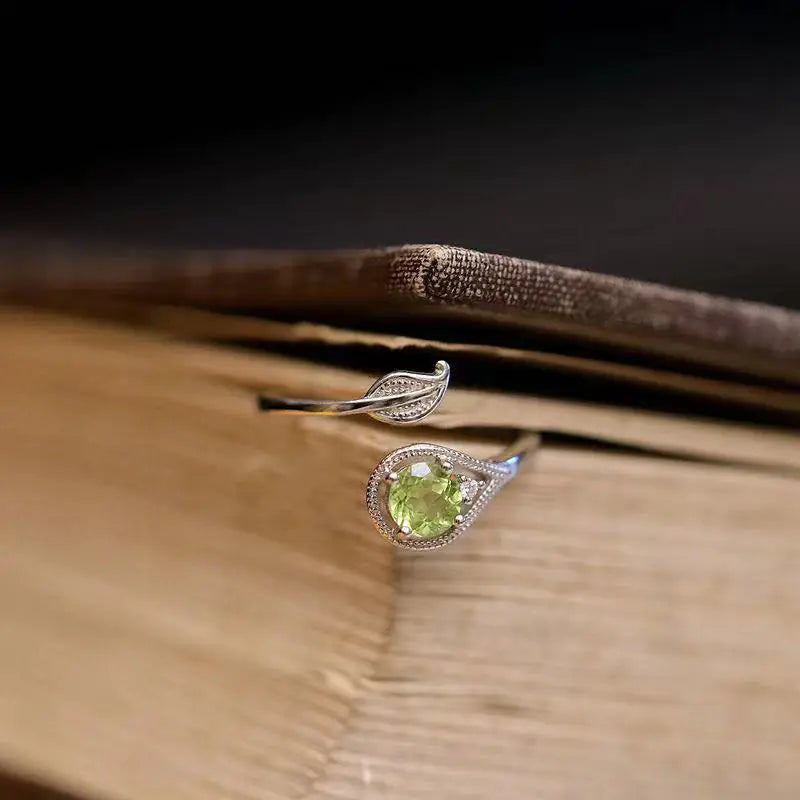 Emerald Green Botanic Ring – Adjustable & Timeless Style