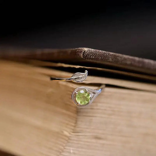 Emerald Green Botanic Ring – Adjustable & Timeless Style